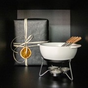 Square-853548CheeseFondueSetParty-gifting-1.jpg