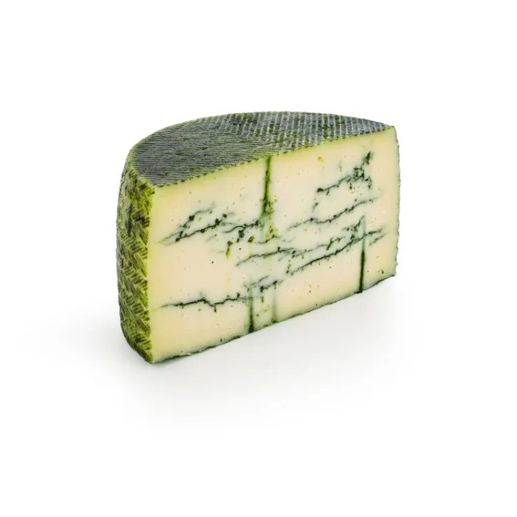 ser-owczy-z-zielonym-pesto-vega-przekrój-struktura.webp