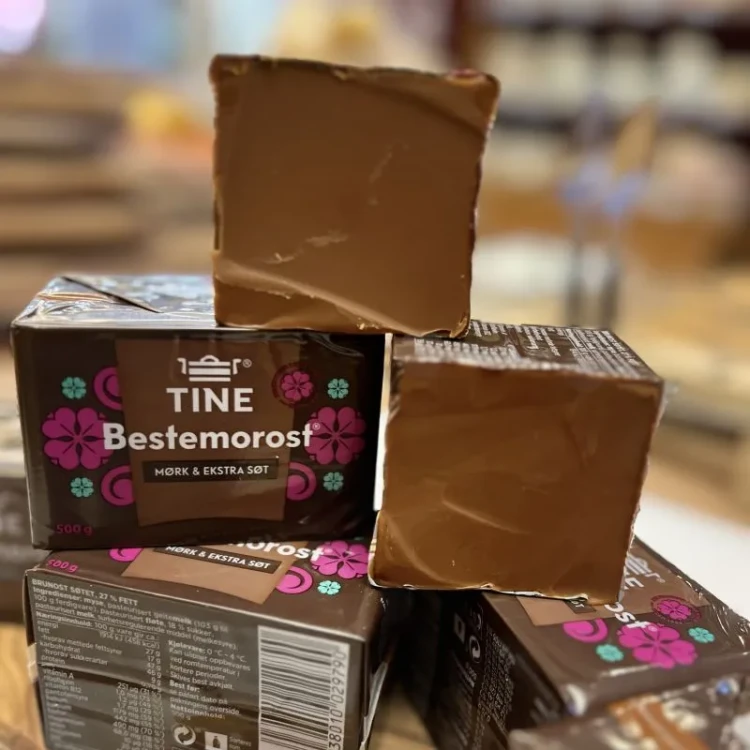 ser-bestemorost-tine-500g-brunost.webp